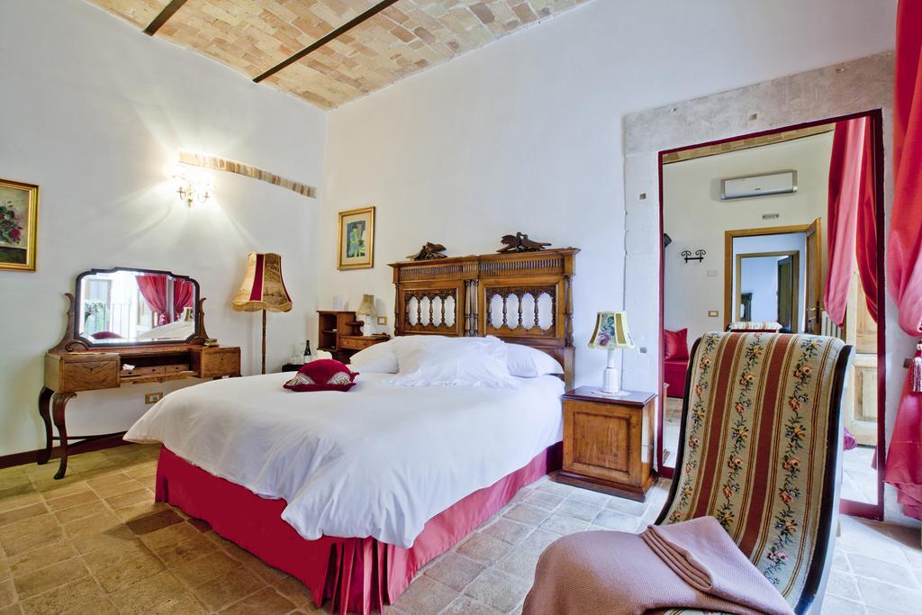 B&B Il Marchese Del Grillo Sulmona Cameră foto