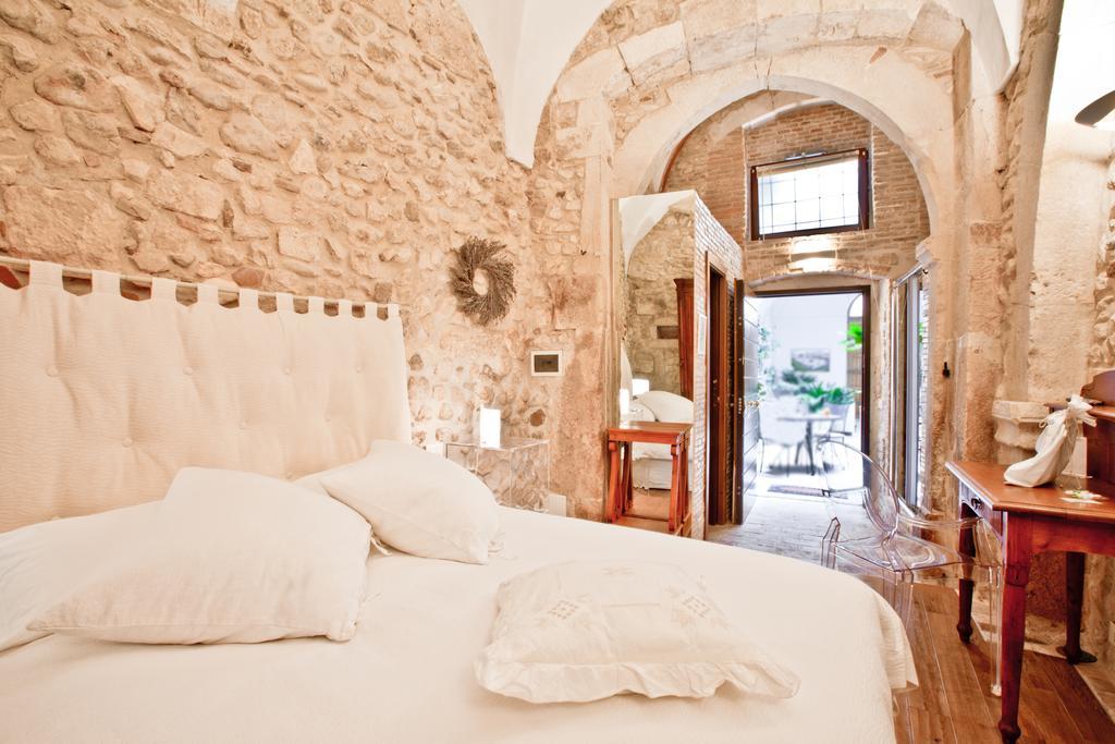 B&B Il Marchese Del Grillo Sulmona Cameră foto
