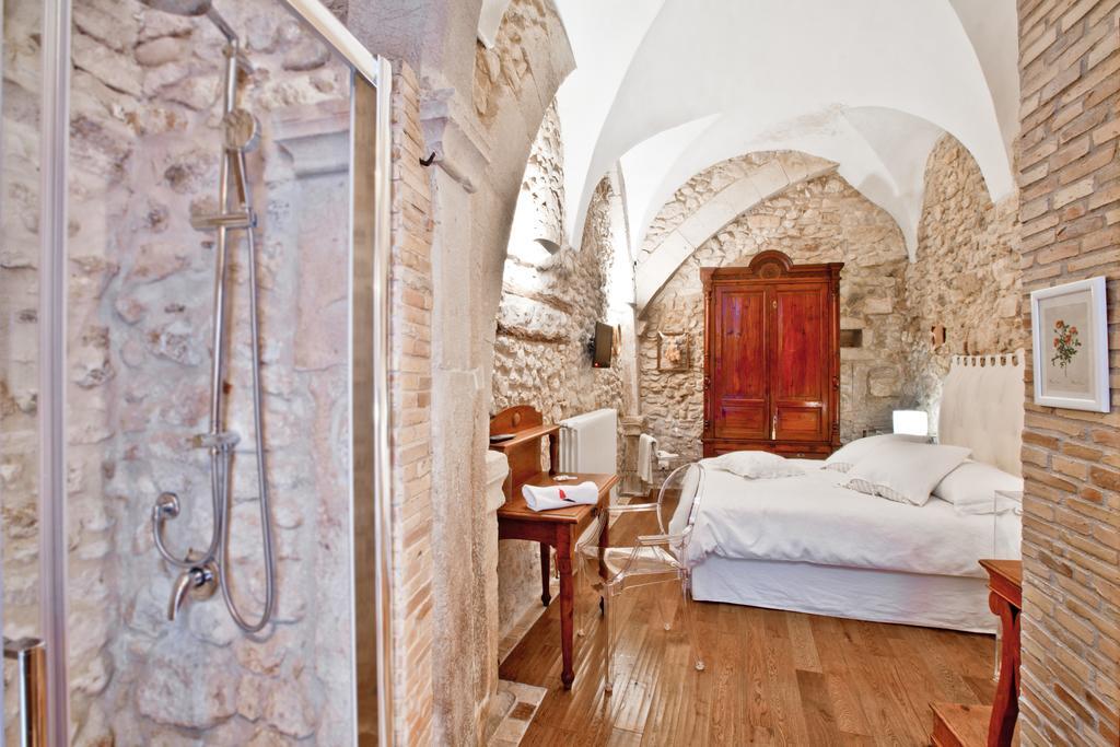 B&B Il Marchese Del Grillo Sulmona Cameră foto